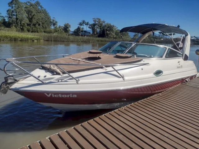 Lancha Compartilhada-Fibrafort Focker 255