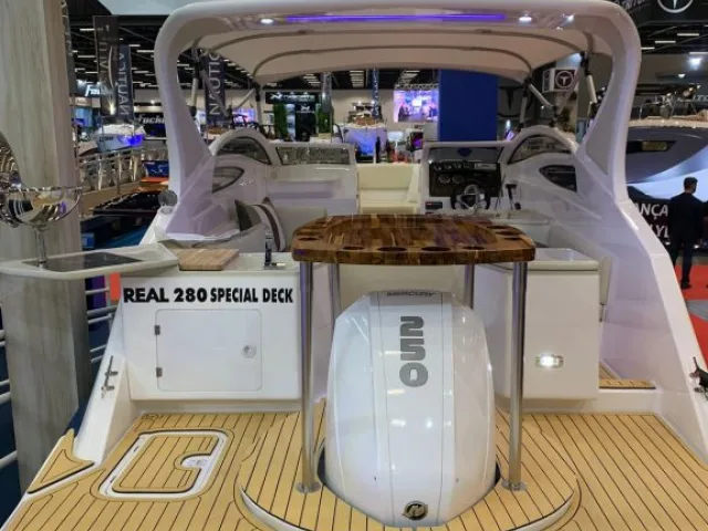 Real Powerboats-280 Popa