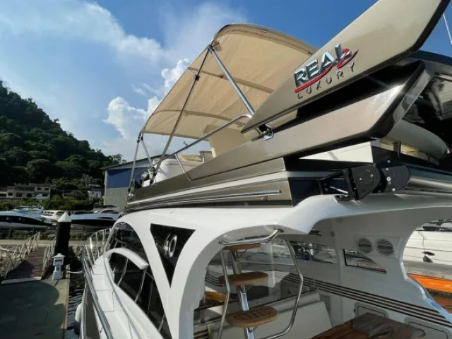 Real Powerboats-40 Fly