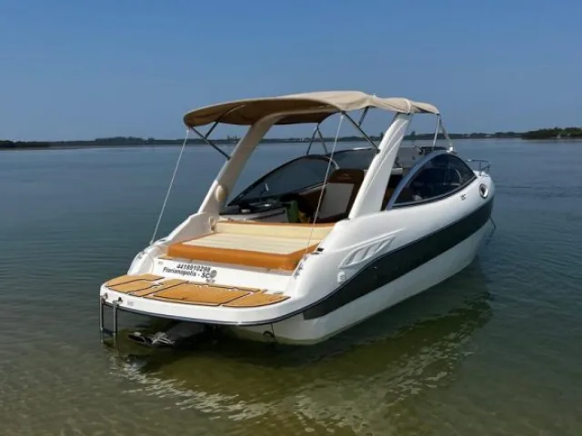 Lancha Compartilhada-Solara 230