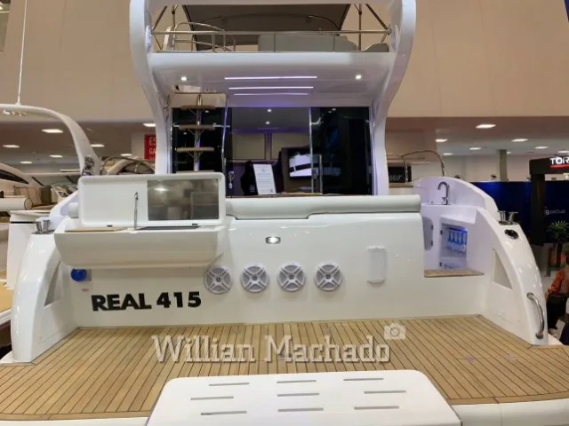 Real Powerboats-415 Fly