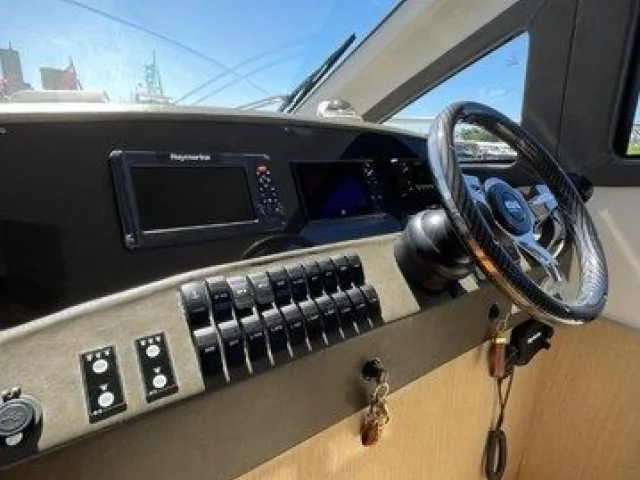 Real Powerboats-60 Luxury