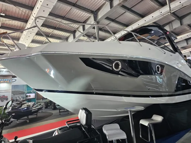 Lancha Compartilhada-Ventura V300 Day Cruise