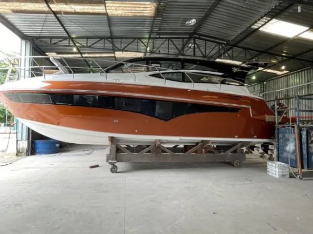 Real Powerboats 40 HT Luxury