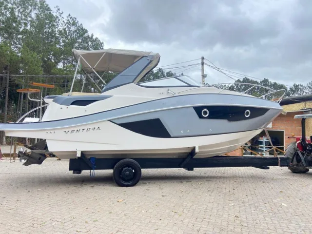 Ventura Marine-V300 Day Cruiser
