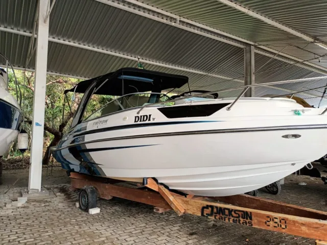 Triton Yachts-Triton 250 CAB