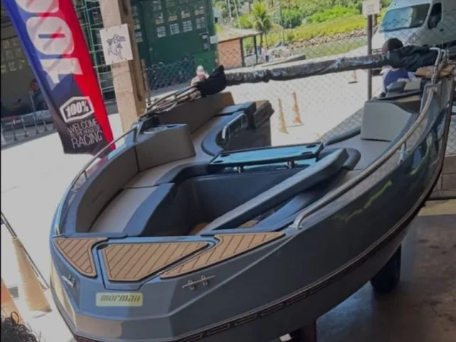 Mormaii-Wave Boat