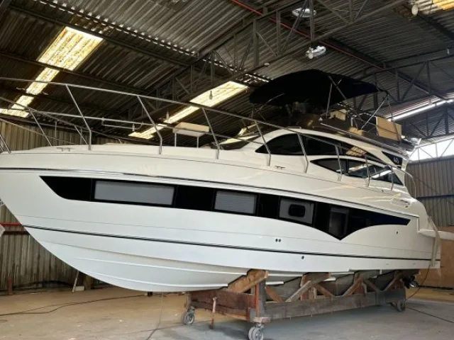 Real Powerboats-40 Fly