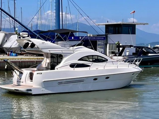 Intermarine 380 Full