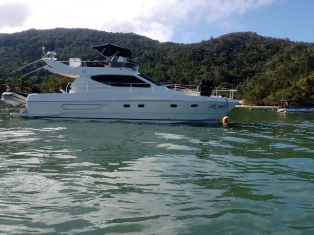 Ferretti Yachts 43