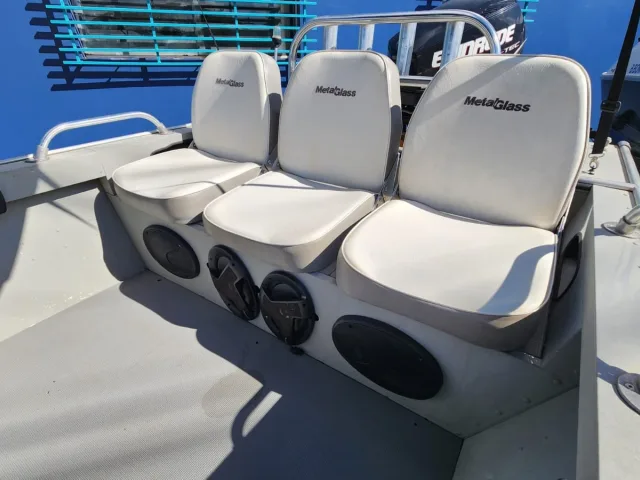 Metal Glass Savage 5513 c Console