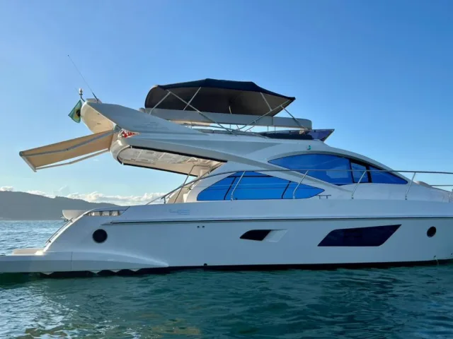 Intermarine 42 Fly