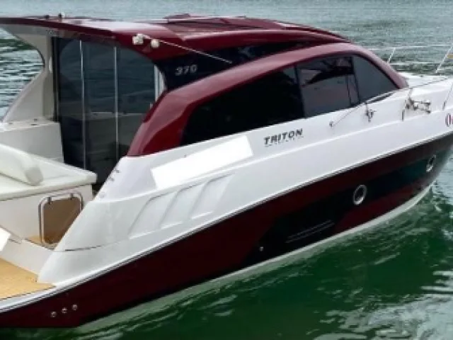 Triton Yachts 370 HT
