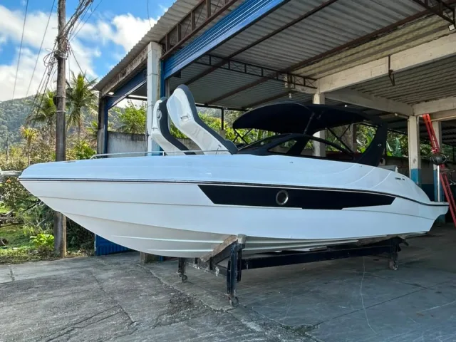 Lanchas Coral 26