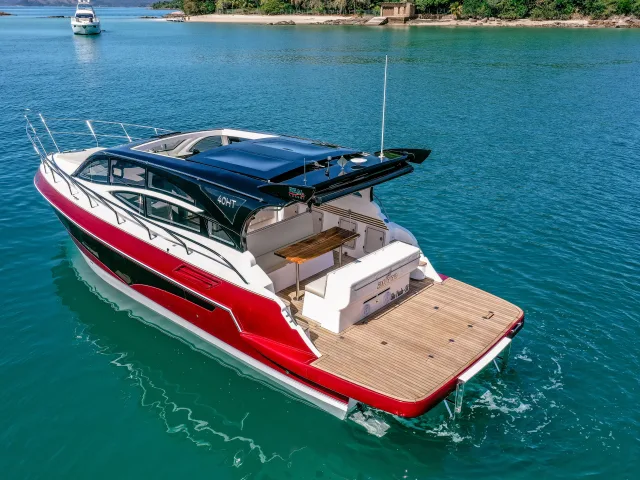 Real Powerboats 40 HT Luxury