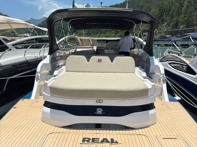 Real Powerboats Real 42 Cabriolet