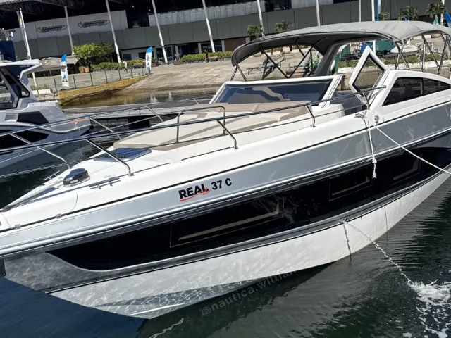 Real Powerboats Real 37 Cabriolet